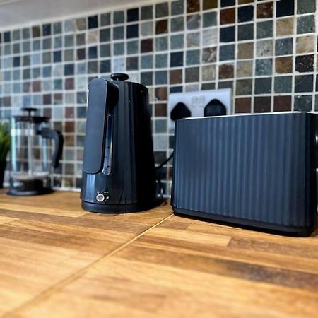 High Wycombe Centre- 2 Bed Flat 아파트 외부 사진