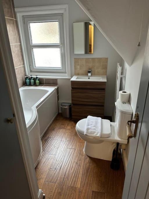 High Wycombe Centre- 2 Bed Flat 아파트 외부 사진