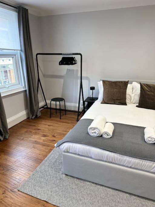 High Wycombe Centre- 2 Bed Flat 아파트 외부 사진