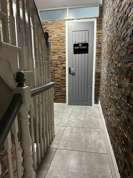 High Wycombe Centre- 2 Bed Flat 아파트 외부 사진